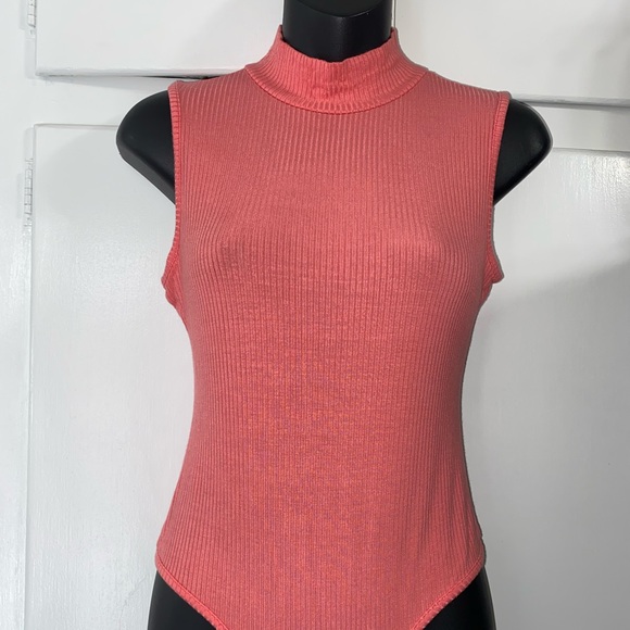 fashion magazine peach top - Picture 2 of 7